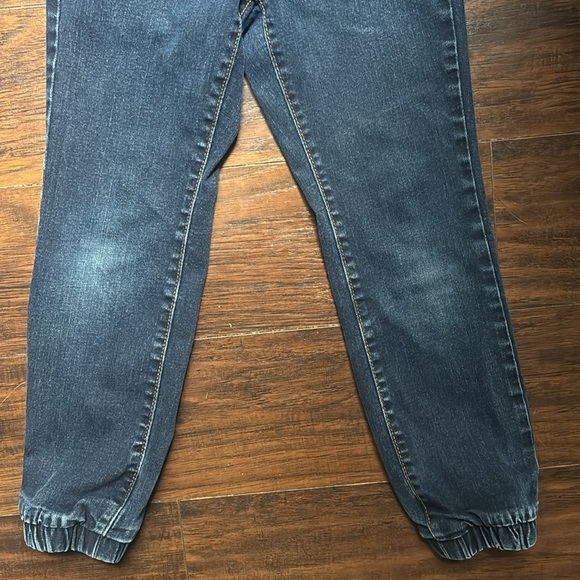 Jeans jogging OldNavy 8yo - Picture 3 of 5